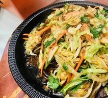 Iron Plate Cabbage Noodles Egg