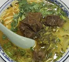 Sour Cabbage Braised Beef Noodles