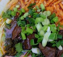 Sour Cabbage Braised Beef Noodles