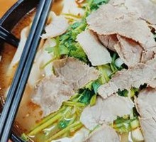 Sour Cabbage Beef Knife-Shaved Noodles