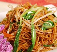 Squid and Egg Stir-Fried Noodles