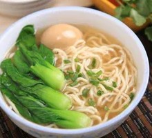 Boiled Egg and Preserved Vegetable Noodles