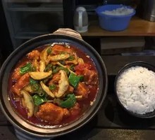 Yellow Braised Chicken with Potato Rice