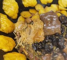 Stewed Old Goose in Iron Pot