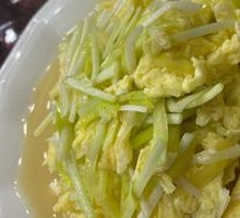 Stir-fried eggs with chives