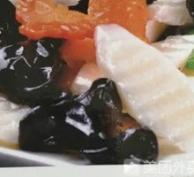 Wood Ear Mushroom and Yam with Pork Slices