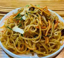 Home-style Stir-fried Pig Skin Noodles
