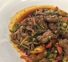 Stir-Fried Beef with Yellow Onion