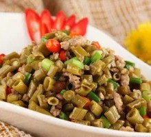 Sour Pickled Beans with Minced Pork