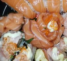 Backward Fish Sashimi [Premium Salmon Platter]