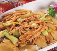 Stir-Fried Pork Noodles with Rice Cake