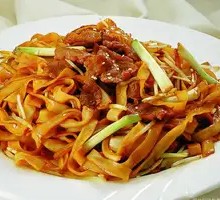 Beef Brisket Stir-Fried Rice Noodles