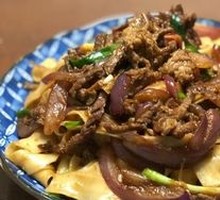 Stir-Fried Beef with Knife-Cut Noodles
