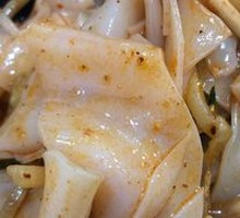 Cold rice noodles with beef tendon