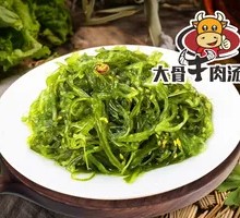 Cold-mixed Undaria seaweed