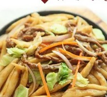 Pan-Seared Beef Noodles with Dumplings