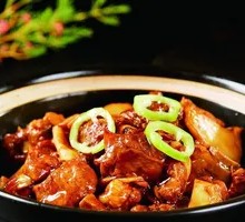 Garlic Pork Ribs in Clay Pot