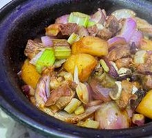 Garlic Pork Ribs in Clay Pot