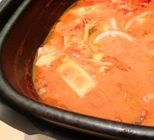 Korean-style Kimchi Beef Noodle Soup