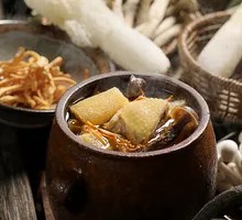 Bamboo Fungus Deer Antler Mushroom Chicken Soup