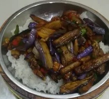 Eggplant and Minced Pork in Wooden Bucket Rice