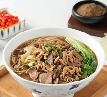 Jiangxi Fresh Meat and Pig Liver Platter with Hot Soup Noodles