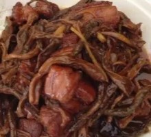 Braised Pork with Dried Beans