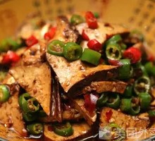 Stir-fried Green Pepper and Tofu Skin
