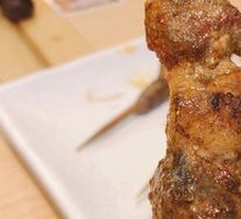 生烤羊肉串
