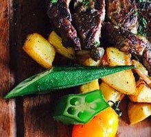 Angus 200-Day Tomahawk Steak