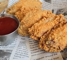 Fried Chicken Wings with Yellow Mustard Sauce