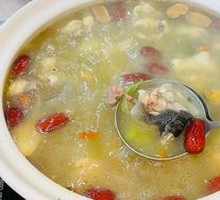 Bull Turtle Chicken and Softshell Turtle Stewed with Local Chicken