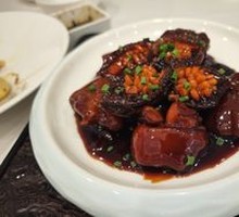 Braised Abalone with Black-Pig Trotter