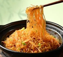 XO Sauce Dry Tossed Rice Noodles