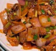 Stir-Fried Beef with Yellow Onion