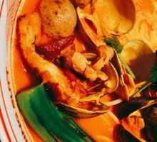 Tom Yum Seafood Hong Kong Noodles
