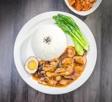 Stewed Chicken with Mushroom Rice