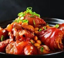 Pork Trotter Stewed with Soybeans