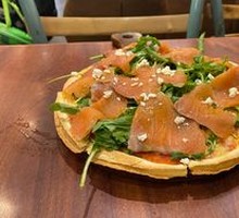 Smoked Salmon Double Cheese Pizza