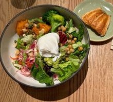 Pan-Seared Beef Nutrient Rice Salad