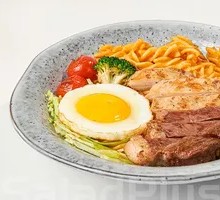 Steak and Chicken Sauce Pasta