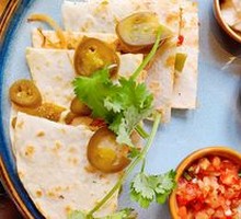 Mexican Cheese Chicken Wraps