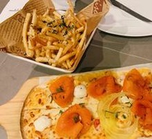 Smoked Salmon Flame Flatbread