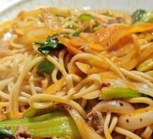 Tomato Beef Stir-Fried Noodles