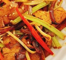Firewood Tofu and Pork Noodles