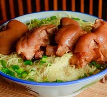 Secret-Recipe Pig Trotter Noodles