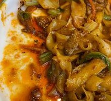 Stir-Fried Beef with Knife-Cut Noodles