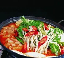 Kimchi Hot Pot with Side Dishes