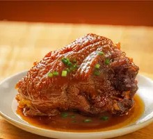 Red Oil Pig's Trotter with Crispy Skin