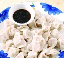Chinese Dumplings with Cabbage and Pork Filling